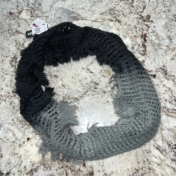 NWT Steve Madden Super Soft Ombré Muffler Multifunctional Wrap Scarf - Picture 2 of 10